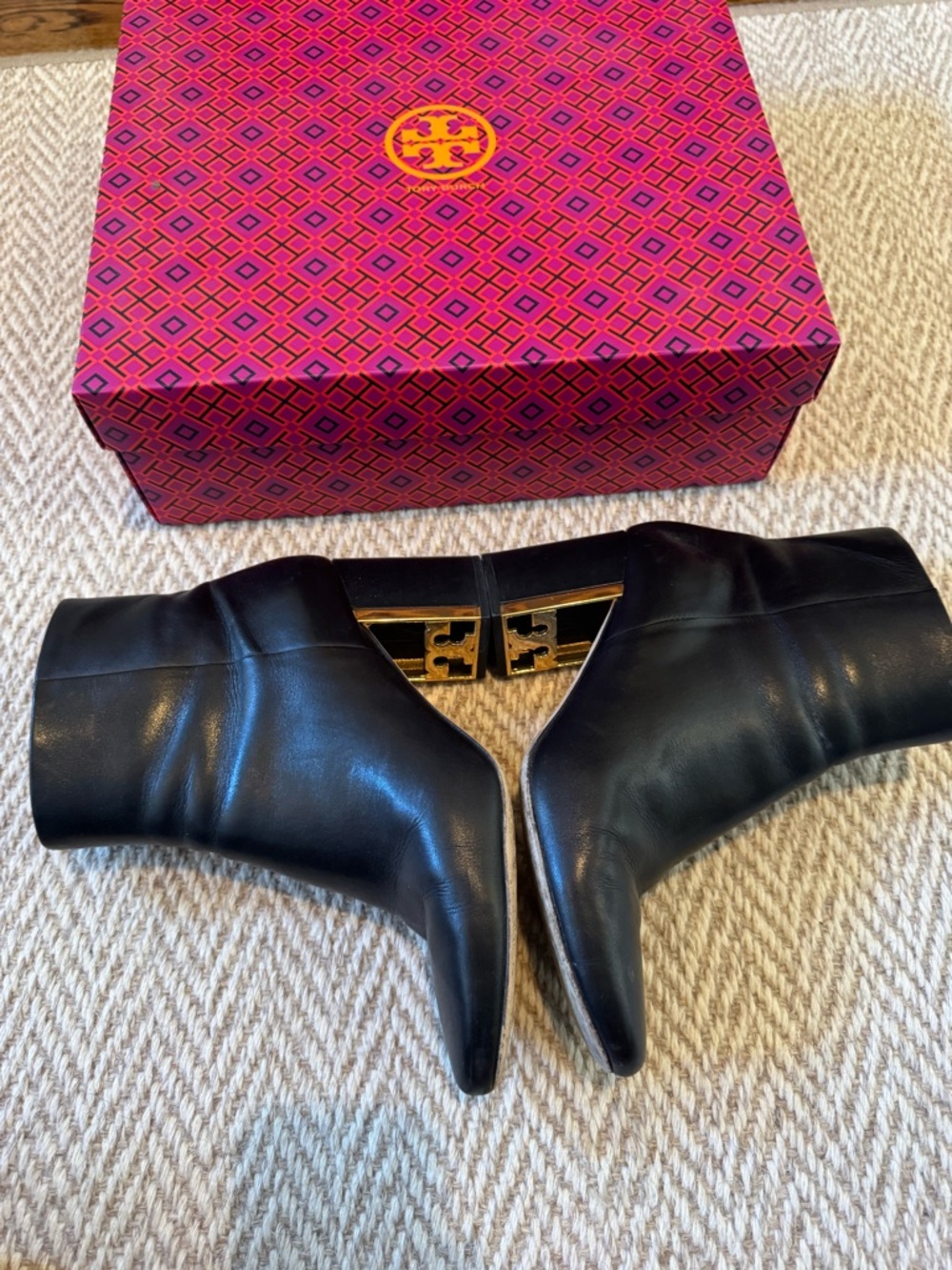 Tory Burch Black Leather Block Heel Ankle Boot Gigi | Size 10 - Picture 7 of 9